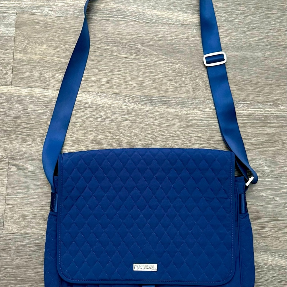 Vera Bradley shoulder bag, great diaper bag. Excellent condition.